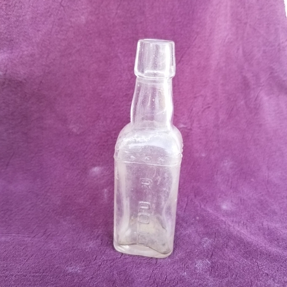 Vintage 1940's Bottle Habanero Mini Tequila Ripoll 4 inches tall - Picture 3 of 5